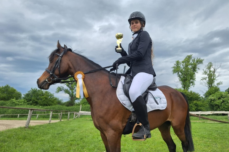 Szép eredmények a simonpusztai díjugratóversenyen