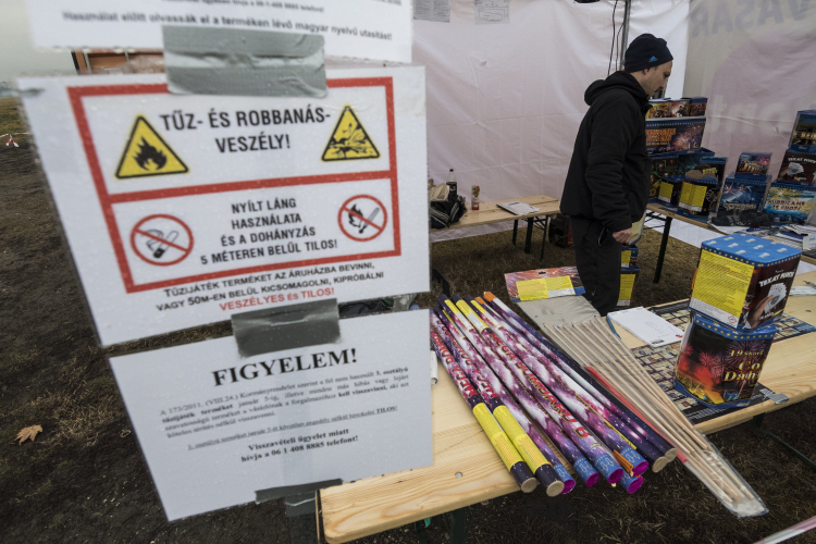 Elkezdték a szilveszteri tűzijátékok árusítását