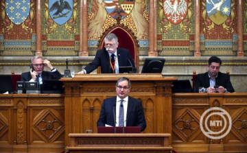 Háborúellenes költségvetésnek nevezte el Nagy Márton a jövő évi büdzsét