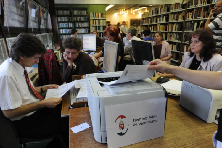 NAV Ügyfélszolgálat a kiskunfélegyházi könyvtárban