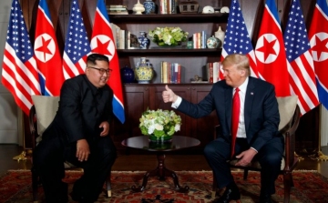 Az amerikai nemzetbiztonsági tanácsadó szerint sikeres volt a Trump-Kim csúcstalálkozó 