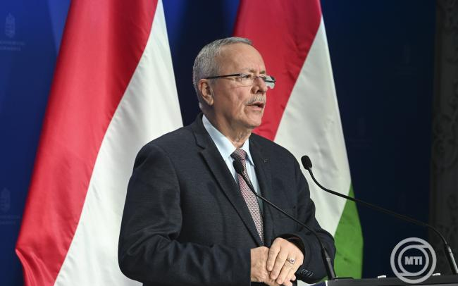 Illegális bevándorlás - Bakondi György: a közel-keleti háború a migráció egy új dimenzióját eredményezte