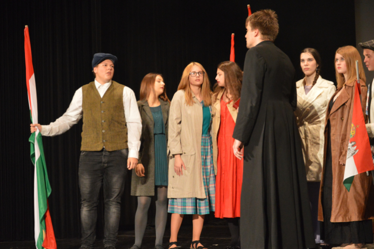 Lélegzetelállító előadással tisztelegtek \'56 emléke előtt