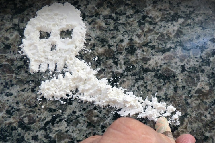Kokaint árusító bűnbanda tagjai ellen emeltek vádat