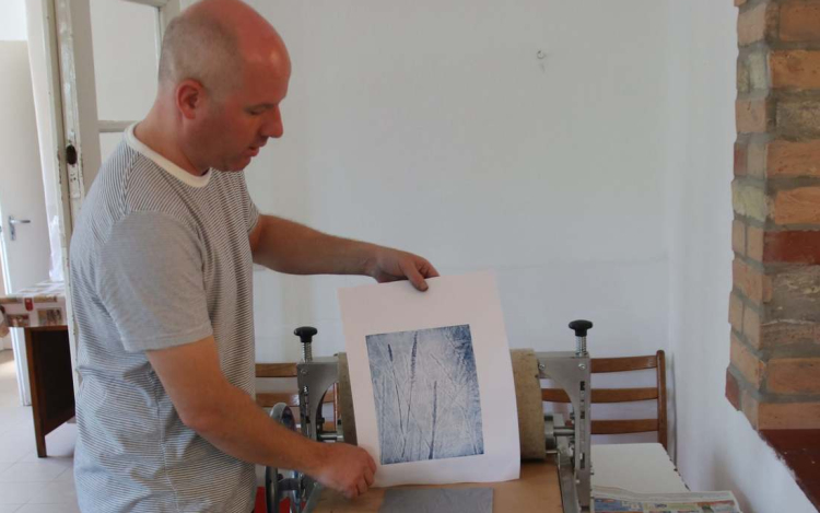 Grafikai kiállítás nyílik Tóth Tamás munkáiból