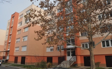 Újabb panelház újult meg a Petőfi lakótelepen