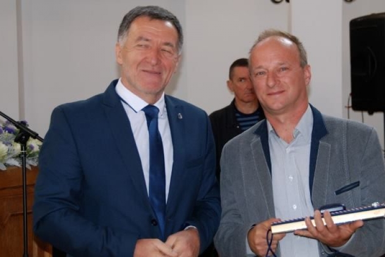 A megyei önkormányzat kitüntette Gyöngyösi Sándor gombatermesztőt