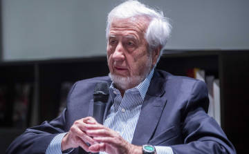 Kalapáccsal támadtak rá az Antall-kormány volt külügyminiszterére