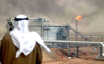 Kötvénykibocsátással pótolja kieső olajbevételét Szaúd-Arábia