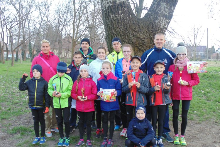 Triatlonos idénykezdés éremesővel