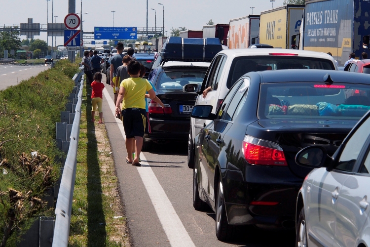 Erős forgalom várható a Csongrád megyei határátkelőhelyeken