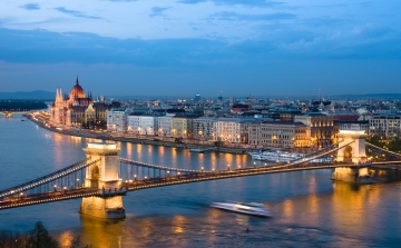 Mától vasárnapig jelentős forgalomkorlátozások lesznek Budapesten
